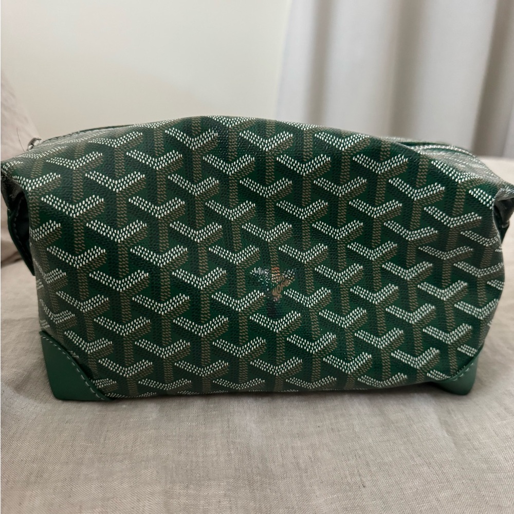 Green Patterned Cosmetic Pouch